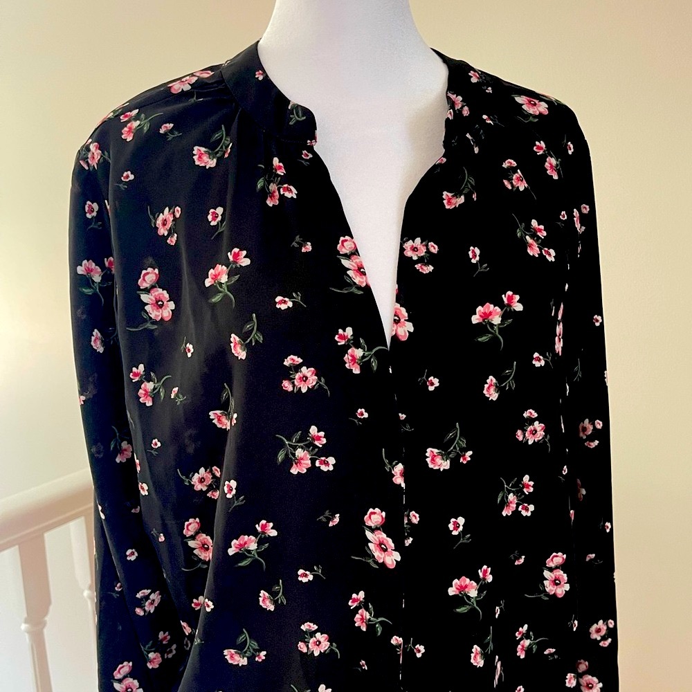 Chic Finn & Grace Floral Black Blouse